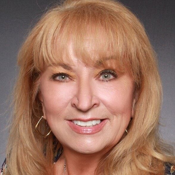 Land Listing Agent Photo