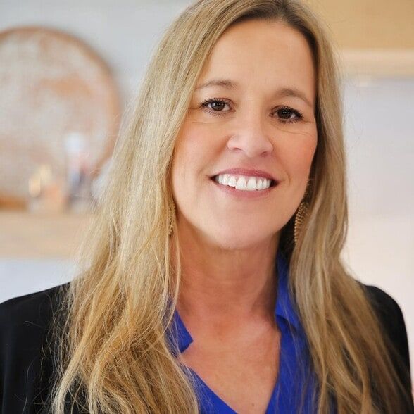 Land Listing Agent Photo