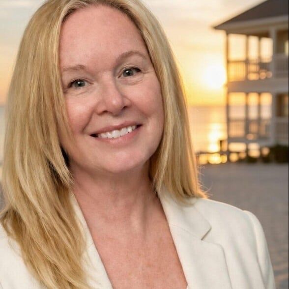 Land Listing Agent Photo
