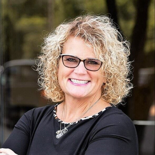 Land Listing Agent Photo