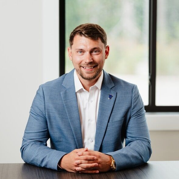 Land Listing Agent Photo