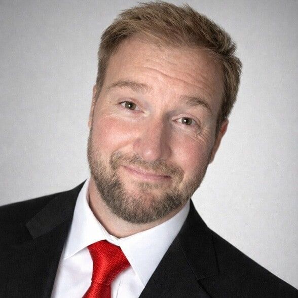 Land Listing Agent Photo
