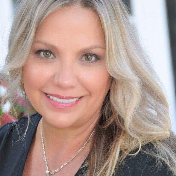 Land Listing Agent Photo