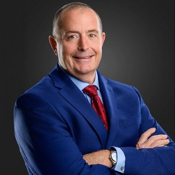 Land Listing Agent Photo