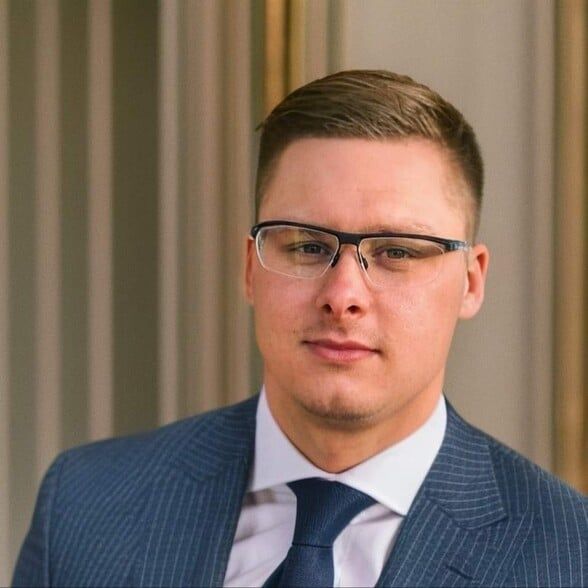 Land Listing Agent Photo