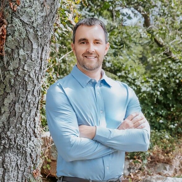 Land Listing Agent Photo