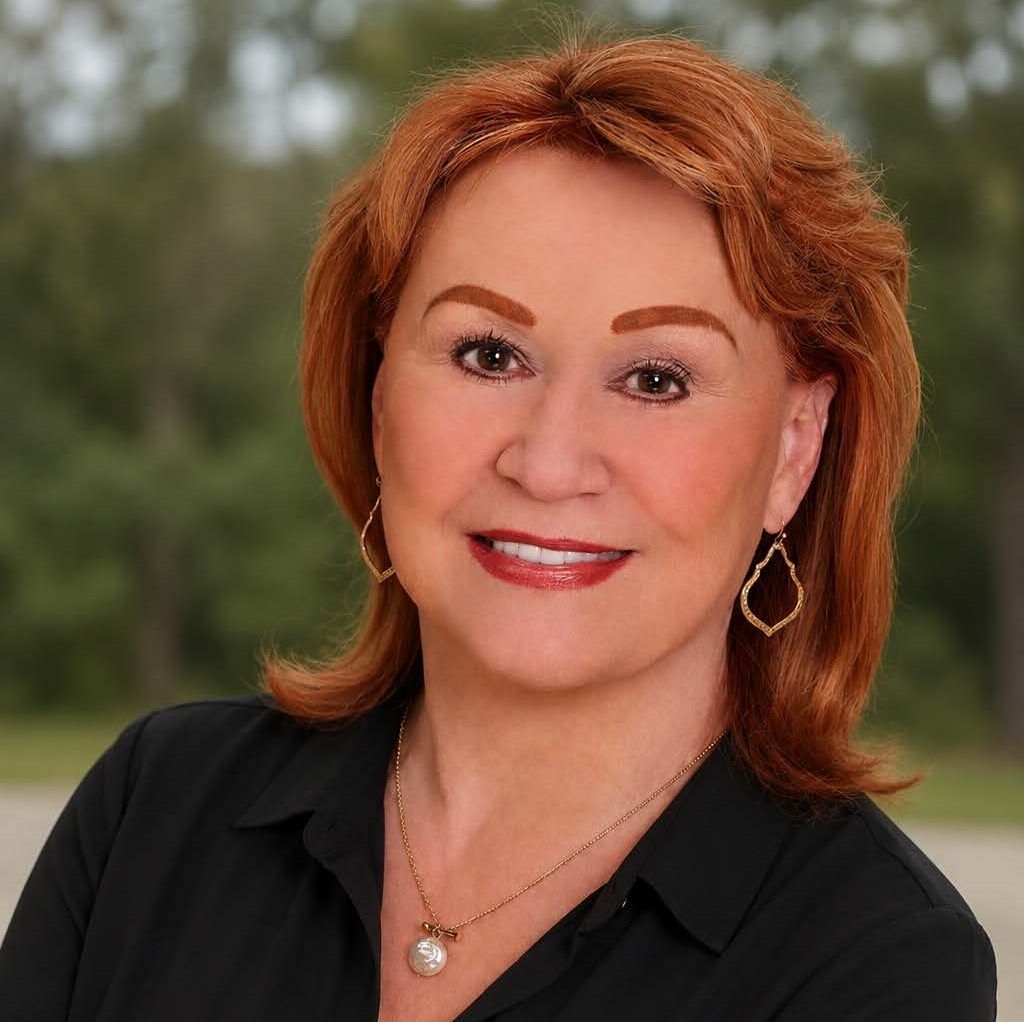 Land Listing Agent Photo
