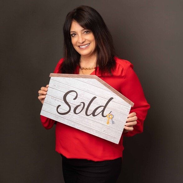 Land Listing Agent Photo
