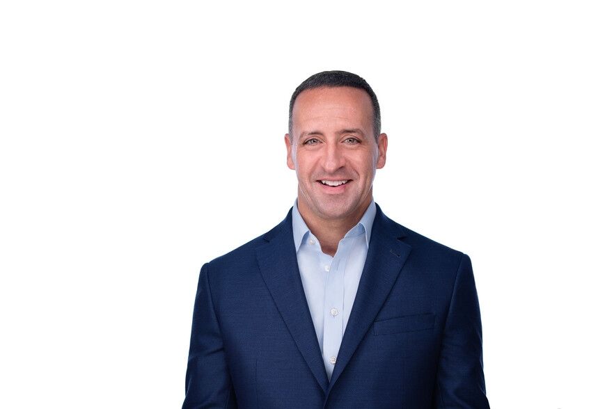 Land Listing Agent Photo