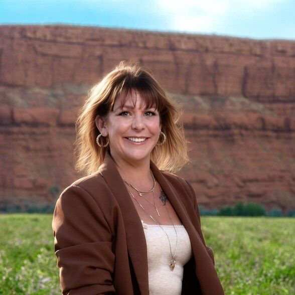 Land Listing Agent Photo