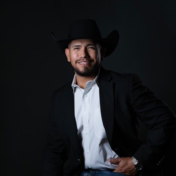 Land Listing Agent Photo