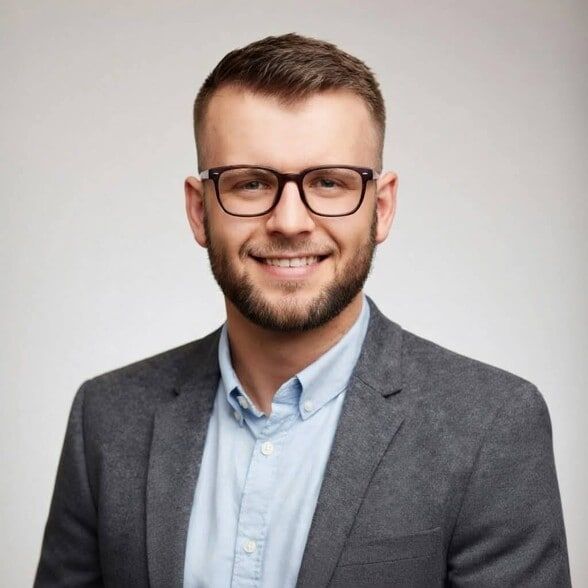 Land Listing Agent Photo