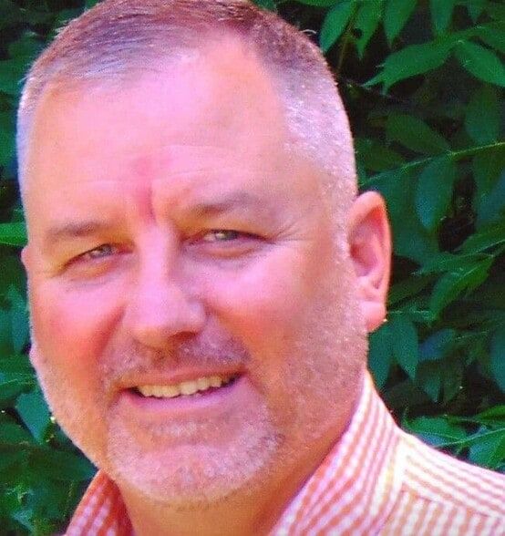 Land Listing Agent Photo