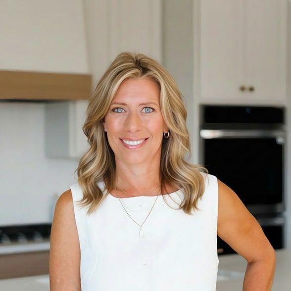 Land Listing Agent Photo