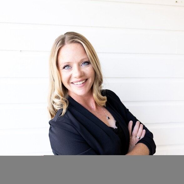 Land Listing Agent Photo