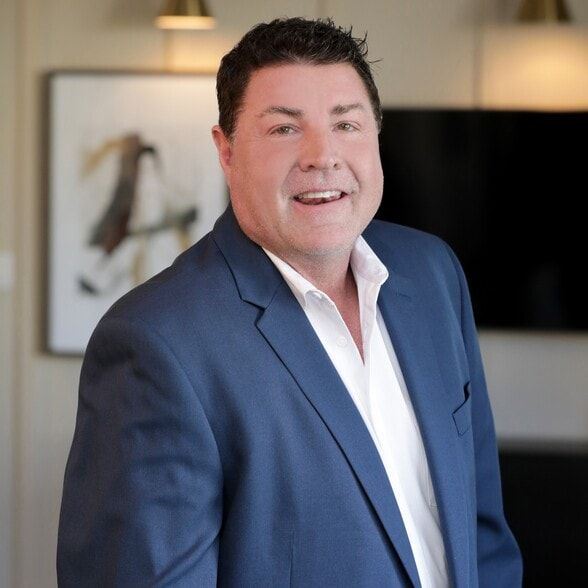 Land Listing Agent Photo