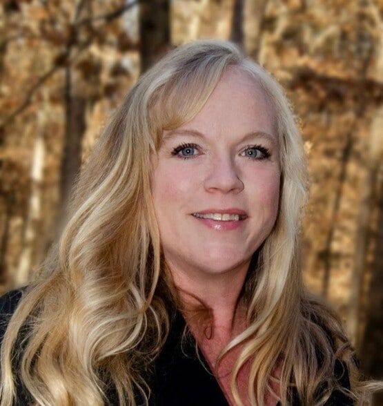 Land Listing Agent Photo