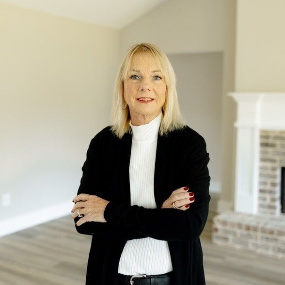 Land Listing Agent Photo