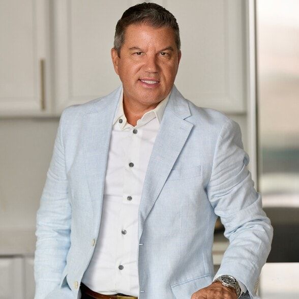 Land Listing Agent Photo