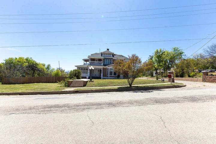 Nearby Listing Image