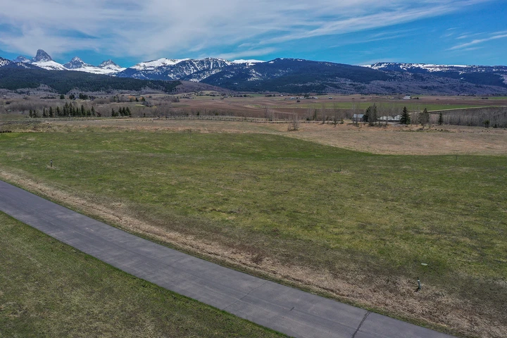 Nearby Listing Image