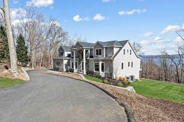 Nearby Listing Image