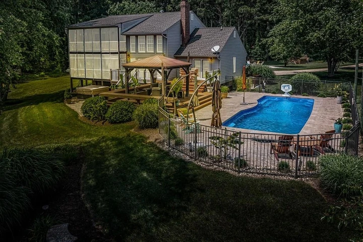 Nearby Listing Image