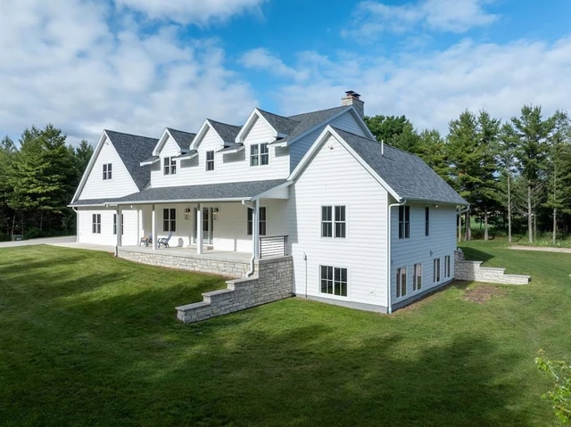 Nearby Listing Image