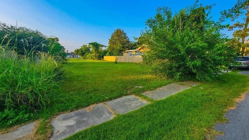 Nearby Listing Image