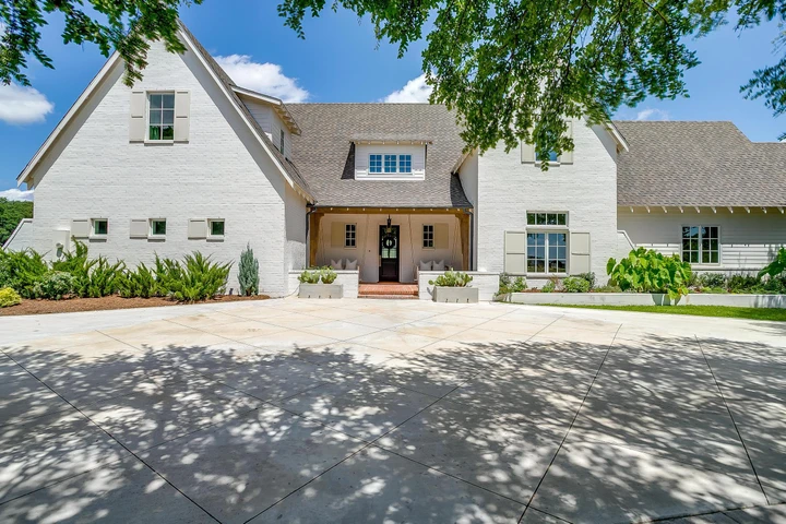Nearby Listing Image