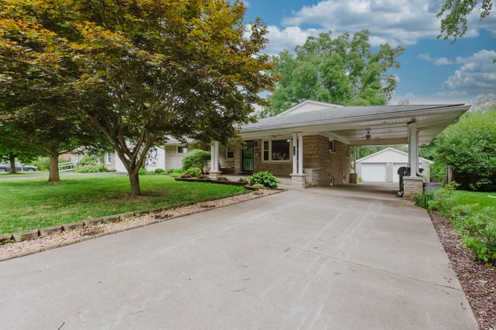 Nearby Listing Image