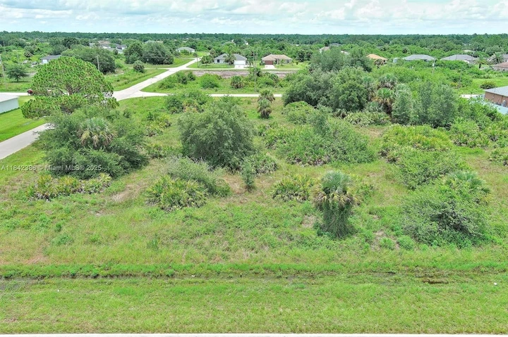 Nearby Listing Image