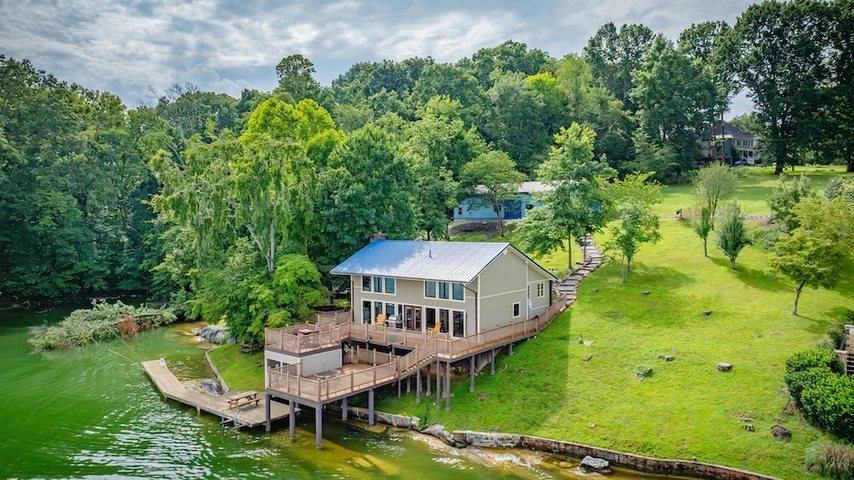 Nearby Listing Image
