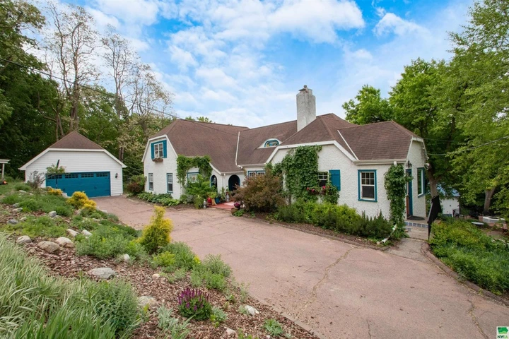 Nearby Listing Image