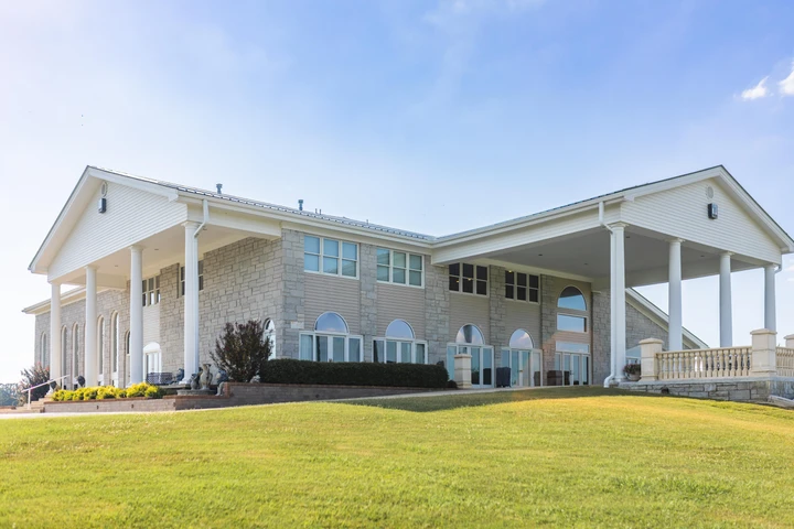 Nearby Listing Image