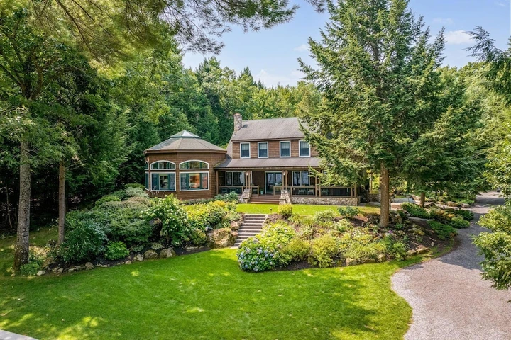 Nearby Listing Image