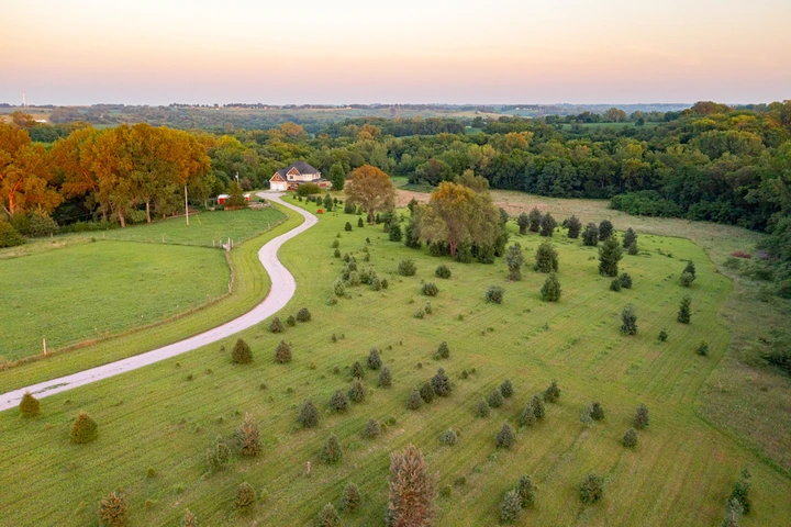 Nearby Listing Image