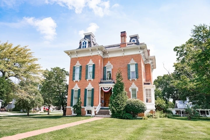 Nearby Listing Image