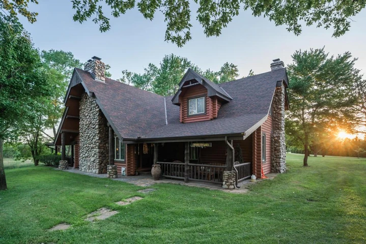 Nearby Listing Image