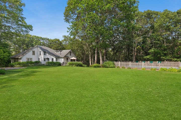 Nearby Listing Image