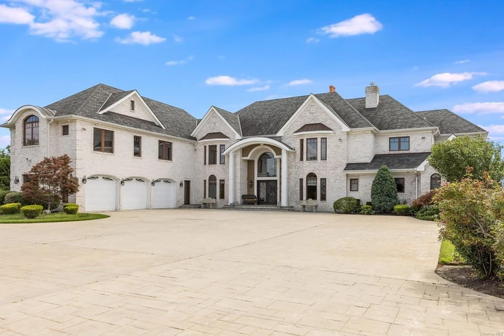 Nearby Listing Image