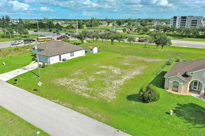 Nearby Listing Image