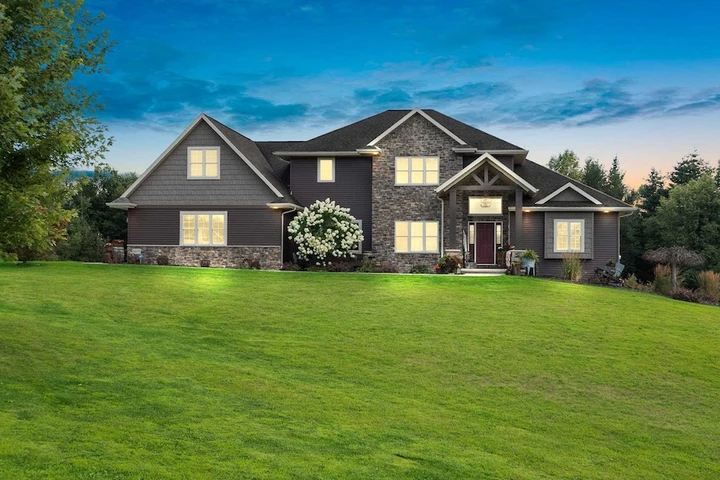 Nearby Listing Image