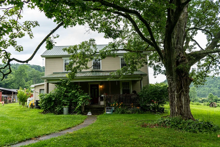 Nearby Listing Image