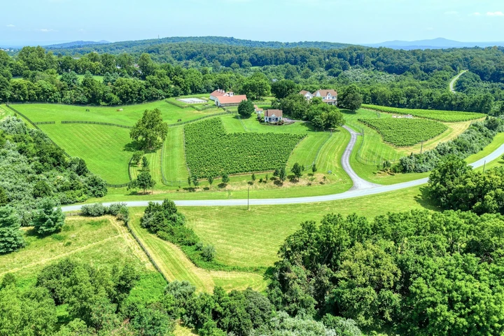 Nearby Listing Image