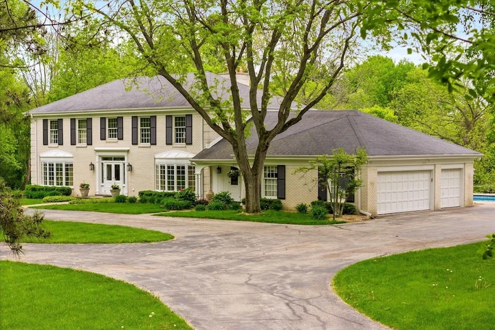 Nearby Listing Image