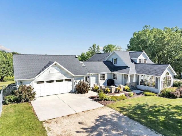 Nearby Listing Image