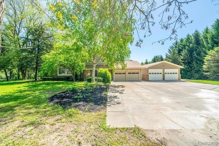 Nearby Listing Image