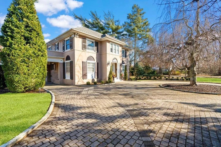 Nearby Listing Image