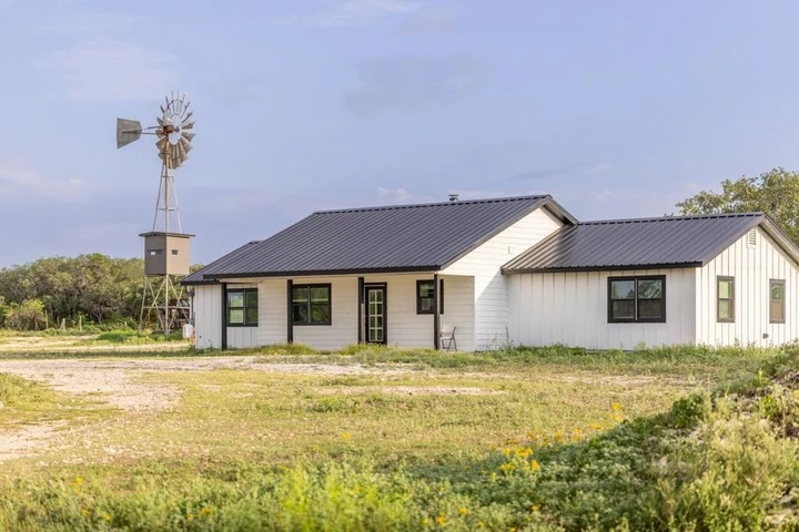 Nearby Listing Image